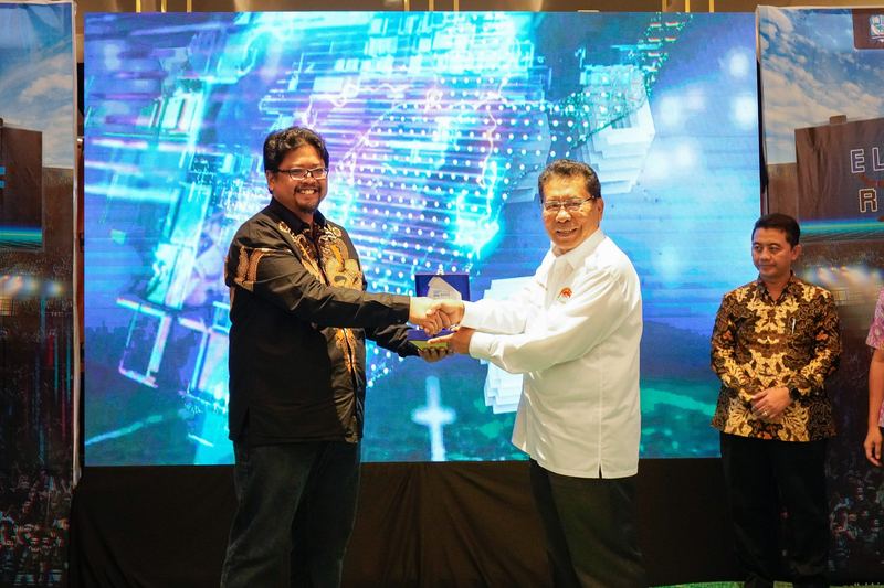Penandatanganan kerja sama di panggung