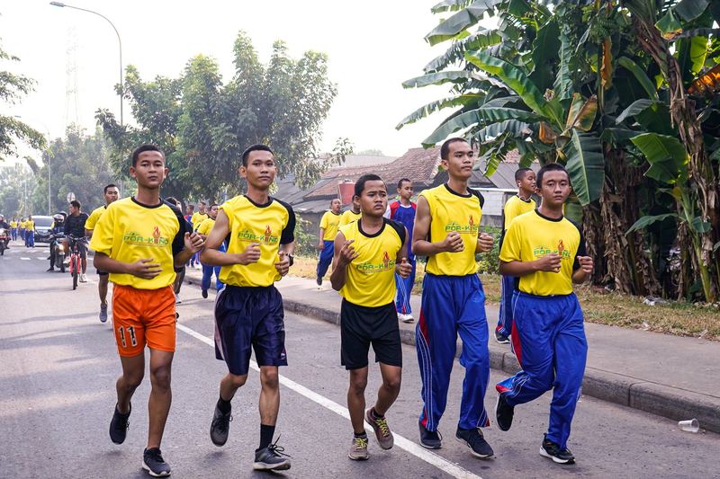 Peserta fun run di garis start