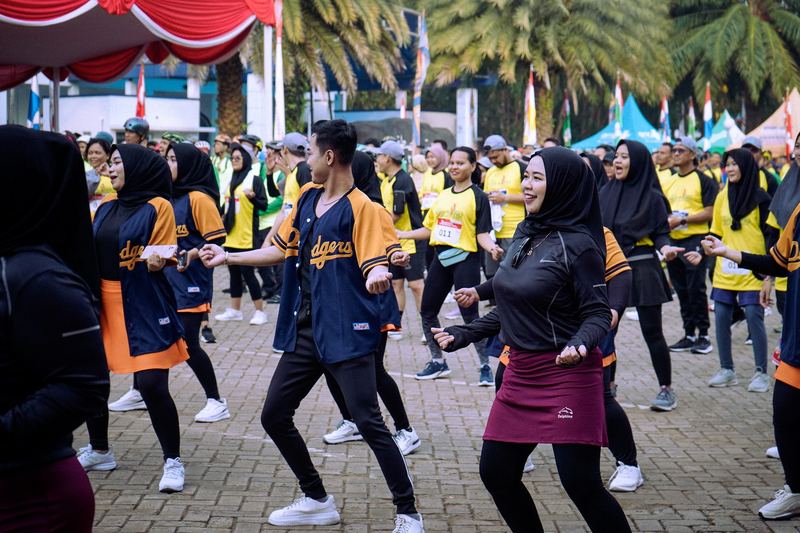 Senam bersama peserta acara